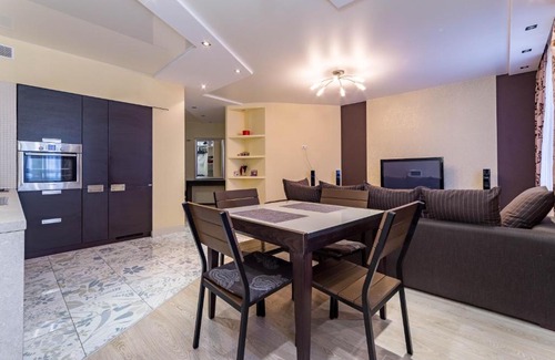 Kirovskiy rayon Apartment | Просторная квартира рядом с УрФУ