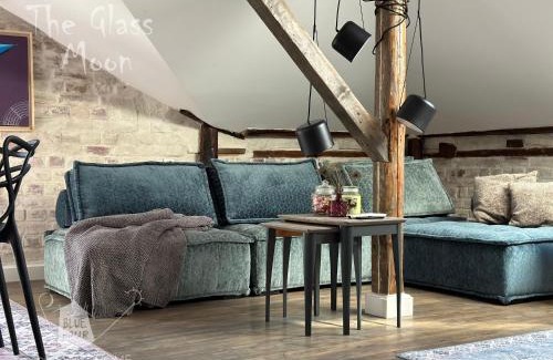 Ruse Center Apartment | Пространства за гости Синият час - апартамент The Glass Moon