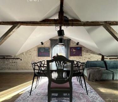 Ruse Center Apartment | Пространства за гости Синият час - апартамент The Glass Moon