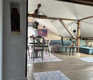 Ruse Center Apartment | Пространства за гости Синият час - апартамент The Glass Moon
