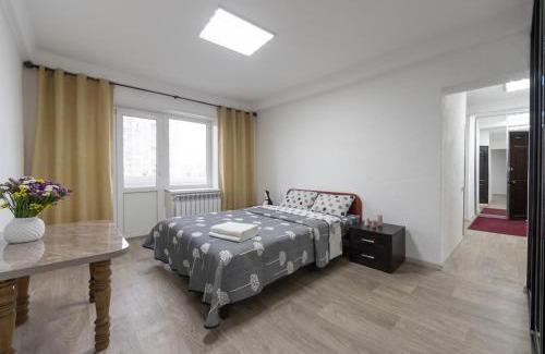 Obolon' Apartment | Світла, комфортна квартира біля метро Мінська