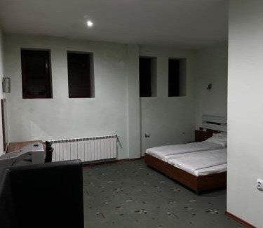 Teteven Hotel | Семеен хотел МАКСИМ