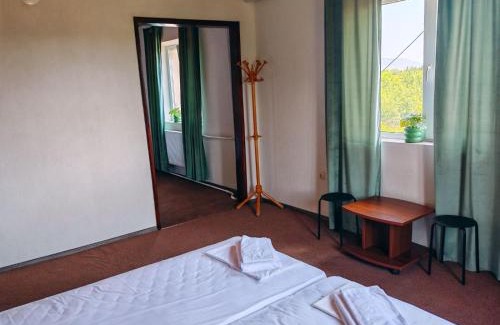 Slivenski Mineralni Bani Hotel | Семеен Хотел Калина