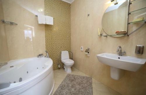 Yavory Hotel | Соняхи