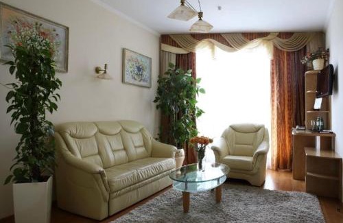 Yavory Hotel | Соняхи