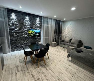 Vanadzor Apartment | Стильная студия у Айрин с панорамным видом на гору ,Арчук"