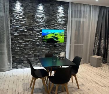 Vanadzor Apartment | Стильная студия у Айрин с панорамным видом на гору ,Арчук"