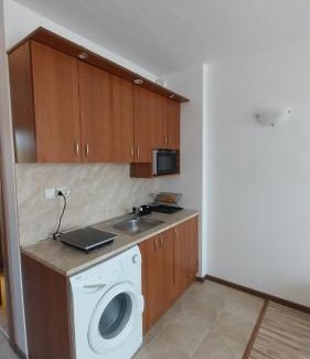 Saints Constantine and Helena Apartment | Студио Аглая