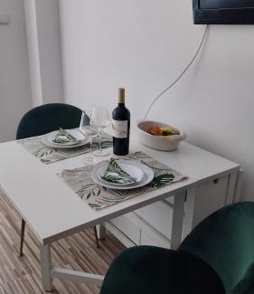 Saints Constantine and Helena Apartment | Студио Аглая