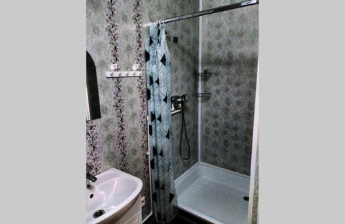 Tyumen Apartment | Студия недалеко от ОКБ1 Патрушево и ЖД