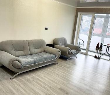 Krivoy Rog Apartment | Студия 3-х комнатная ул Соборности 42