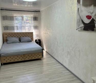Krivoy Rog Apartment | Студия 3-х комнатная ул Соборности 42