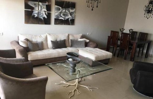 Ashdod House | С видом на Тверкую улицу