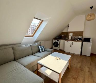 Burgas Apartment | Уютен апартамент в центъра Гнездото Cozy apartment in the center The Nest