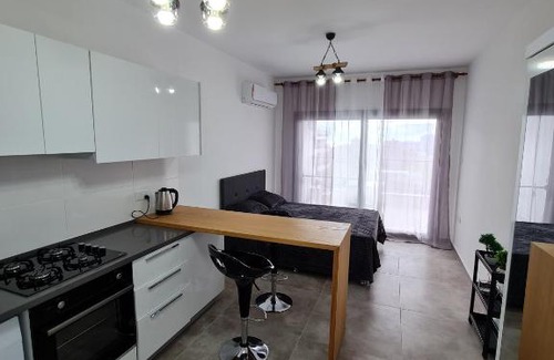 Trikomo Apartment | Уютная студия для двоих на берегу моря