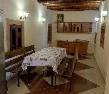 Ashtarak House | У Лилит