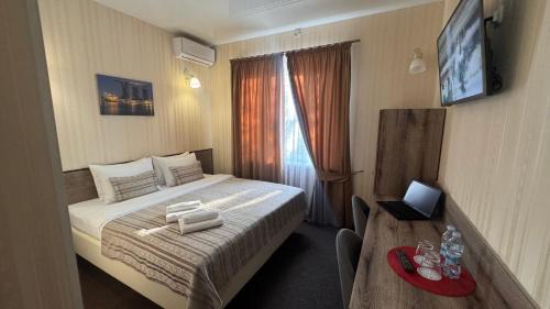 Dnipro Hotel | Шляпа