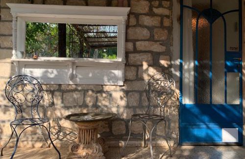Rosh Pinna Apartment | בית האבן העתיק מ-1885 עם מגונית פרטית בחצר
