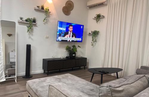 Hadera Apartment | בית הקונגרס גבעת אולגה