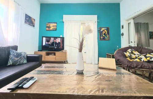 Giv'atayim Apartment | דירה אומנותית בגבעתיים