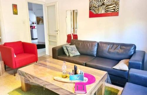 Giv'atayim Apartment | דירה אומנותית בגבעתיים