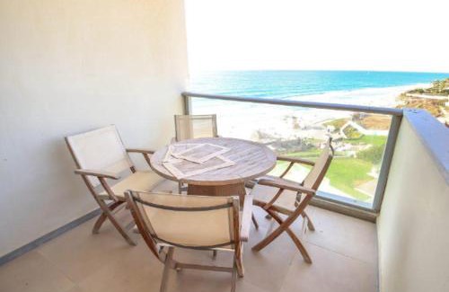 Herzliya Pituach Apartment | דירה עם נוף לים הרצליה