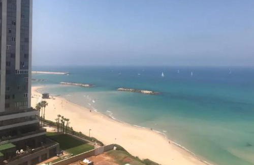 Herzliya Pituach Apartment | דירה עם נוף לים הרצליה