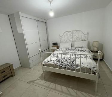 Qiryat Shemona Apartment | יחידית דיור משופצת עם גינה ומקלט - היחידה בגליל