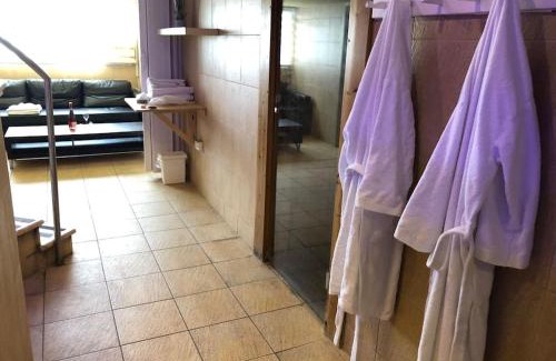 Haifa Bed & Breakfast | לאון ספא לופט - חדרי אירוח עם בריכה פרטית וסאונה בלב חיפה