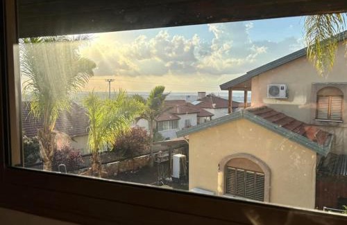 Shlomi Apartment | מול ההר