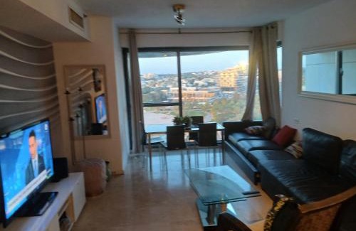 Herzliya Pituach Apartment | מלון בוטיק מגדלי המרינה