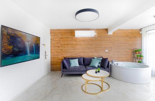 Haifa Apartment | צימר על הים גקוזי ואירוח איכותי Oceanfront Beach House W Jacuzzi