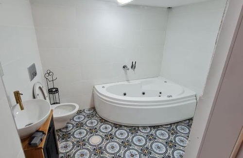 Tiberias Old City House | שירה בכינרת