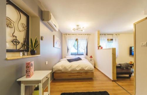 Kfar Vradim House | שניר 119 ובלאק דיימונד - סוויטות מדהימות לזוגות ומשפחות
