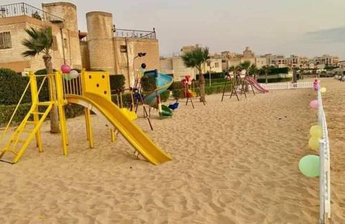 Ain Sokhna Ski Chalet | شاليه علوى بالروف بقرية فينيسا باجمل شواطئ السخنه
