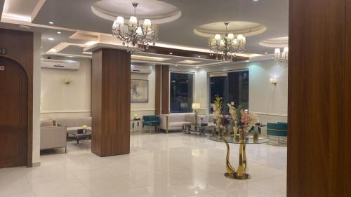 Al Aziziyah Apartment | شقق راحتي هنا 2