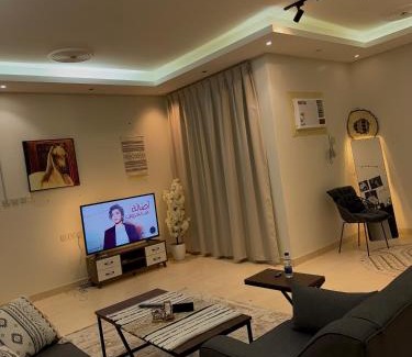 Buraydah Apartment | غرفة وصالة بدخول ذكي