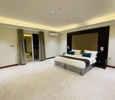 Sarat Abidah Hotel | فندق وريف الشرق