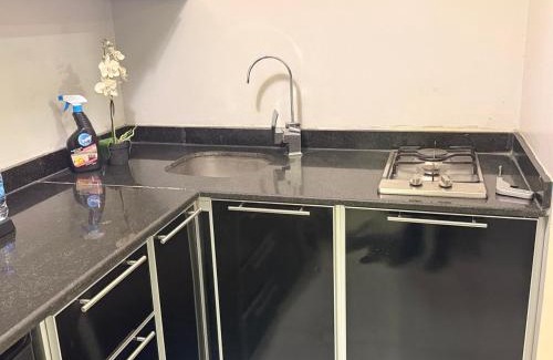 Baljurashi Apartment | ليالي العزيزية للوحدات السكنية