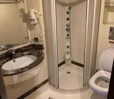 Turah Hotel | نايل كروز المعادي