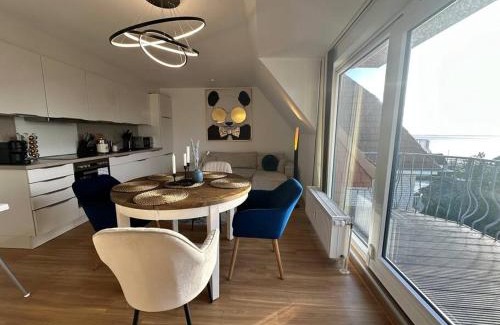 Haffkrug Apartment | ٤Neu٤Fantastischer Meerblick-Stylish-King Bed-PP