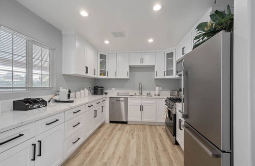 Winnetka House | ৎ୭ Los Angeles Glamour Home ৎ୭ Pool, Fire pit, games & more.