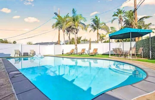 Winnetka House | ৎ୭ Los Angeles Glamour Home ৎ୭Pool, Games, Jacuzzi &more