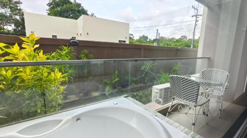 Bang Sare Apartment | ดิ แอมเบอร์