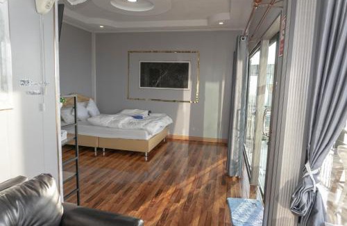 Lom Kao Ski Chalet | บ้านนุสรา รีสอร์ท ภูทับเบิก