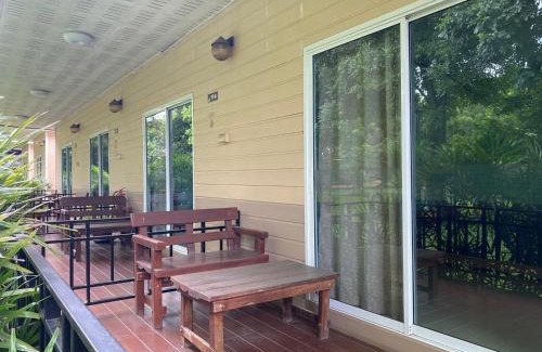 Lom Kao Hotel | บ้านไม้พิชา หล่มเก่า