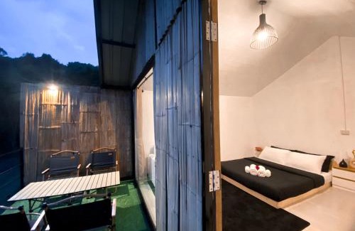 Chom Thong Resort | ม่านป่ามองเขาเฮ้าส์