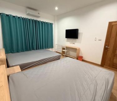 Saen Suk Villa | วันบางแสนพูลวิลล่า