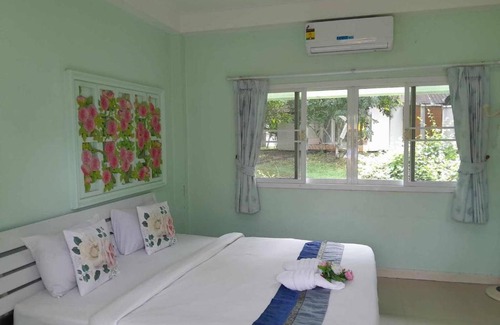 Sarika Hotel | อุ่นเรือน รีสอร์ท