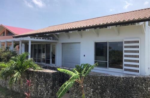 Shiraho Hotel | セブンツーセブン石垣島ベース